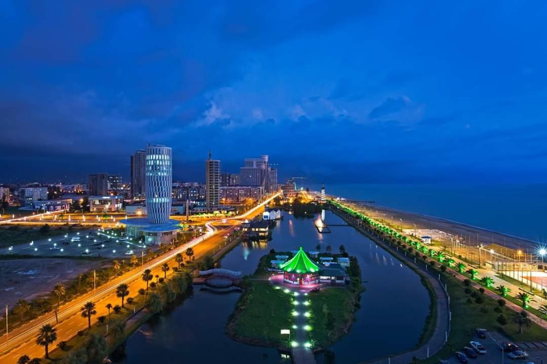 Apartment Twin Towers David Batumi Exteriér fotografie